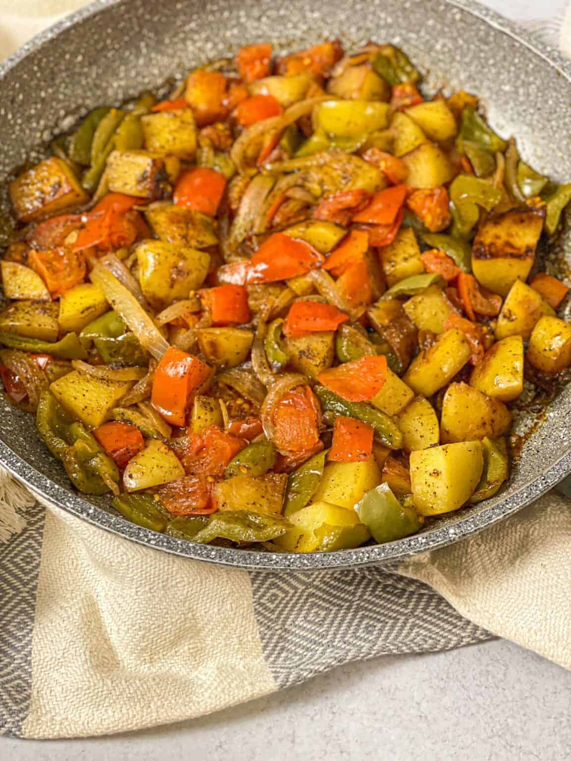 TasteGreatFoodie SkilletSautéed Potatoes and Onions Main Dish