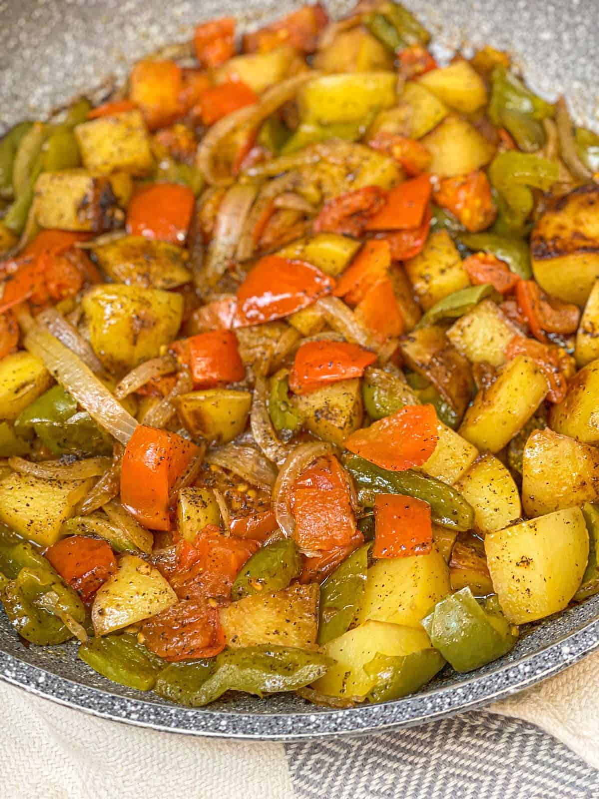 TasteGreatFoodie SkilletSautéed Potatoes and Onions Main Dish