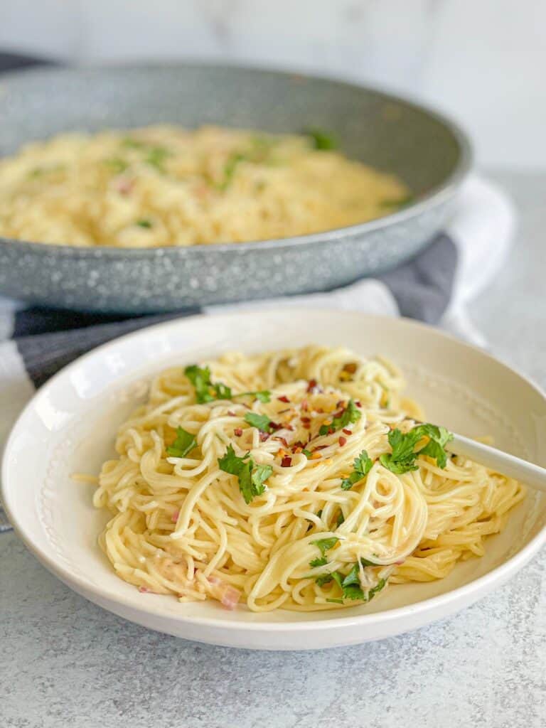 This Lemon Parmesan Spaghetti recipe is filled with all the worthy spices, zesty flavors, and smooth textures!