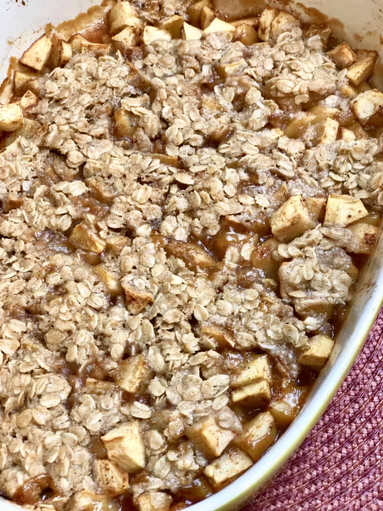 This apple crisp with oats recipe is a mixture of your best fall flavors. Sliced apples, oats, cinnamon, and all the sweet goodness we crave.