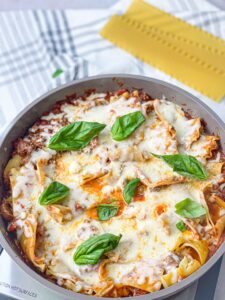 Easy Stove-Top Cheesy Lasagne made in a Skillet