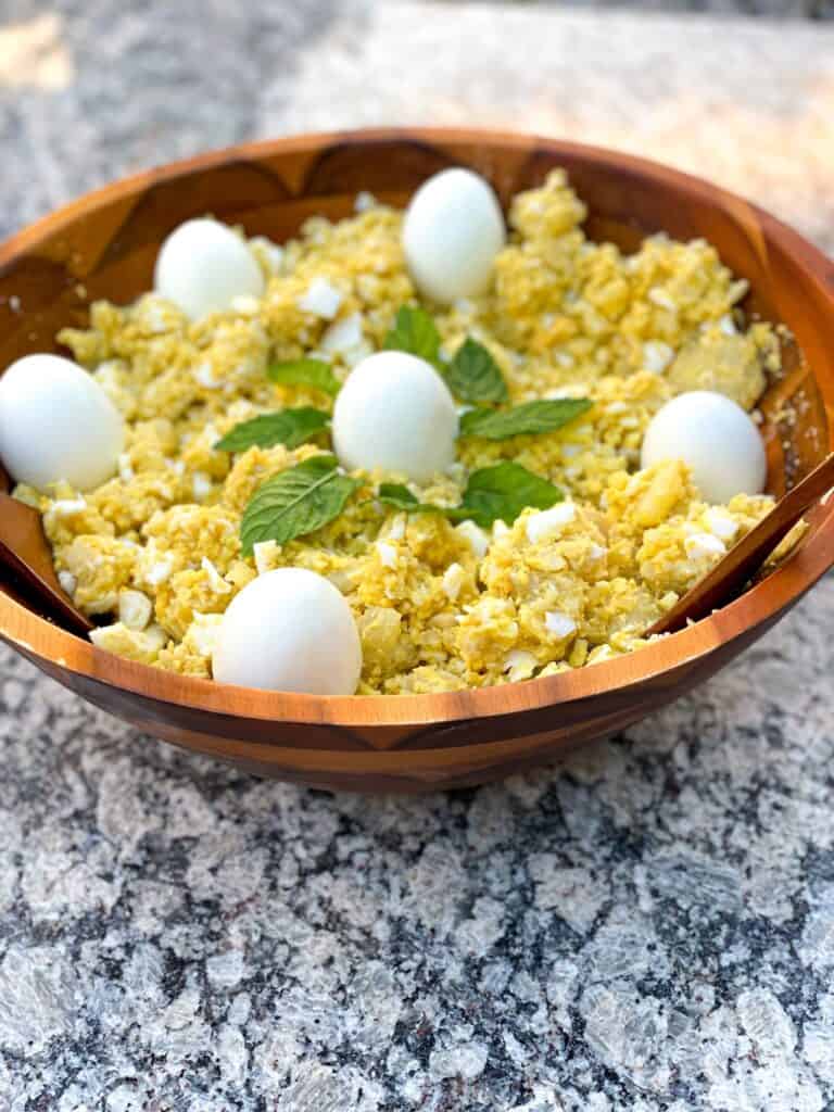 A very simple recipe made with hard boiled eggs and potatoes that, serves as a quick meal and goes very well with pita bread.

