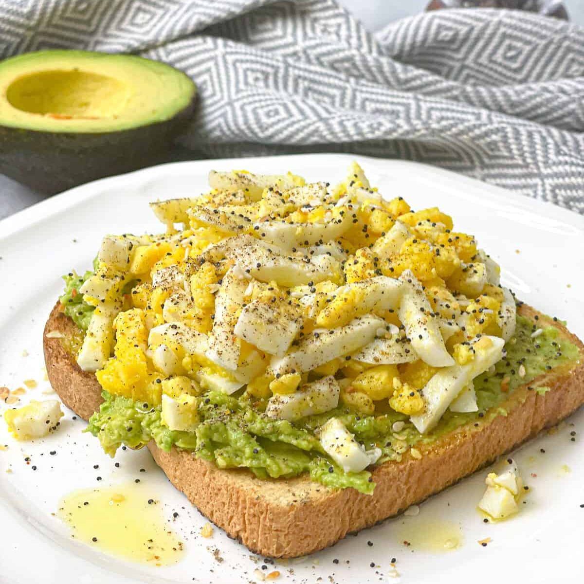 Everything Seasoning Avocado Toast - Easy Breakfast ~ Crunch Time Kitchen