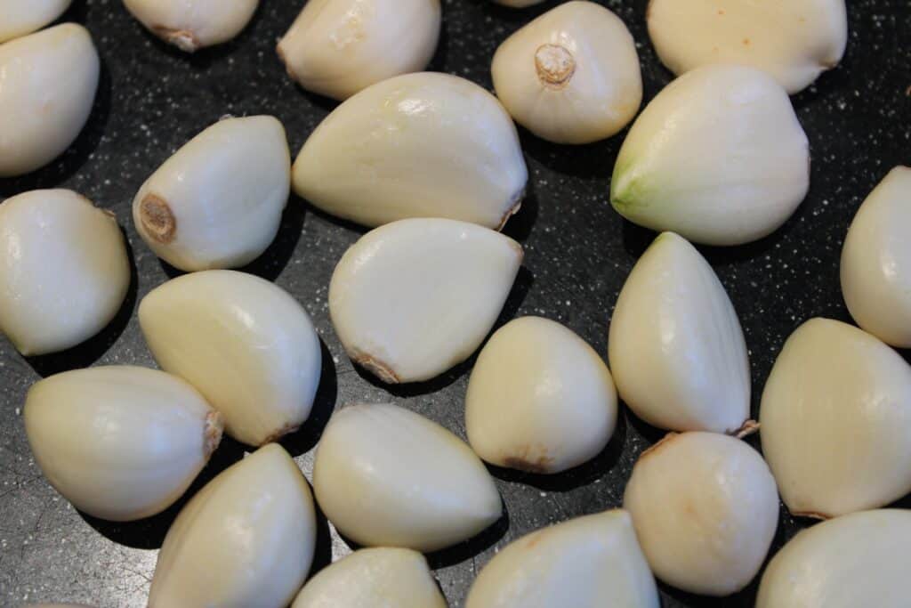 This Hassle-Free Easy Garlic Hack will have you enjoying loads of garlic in no time!
