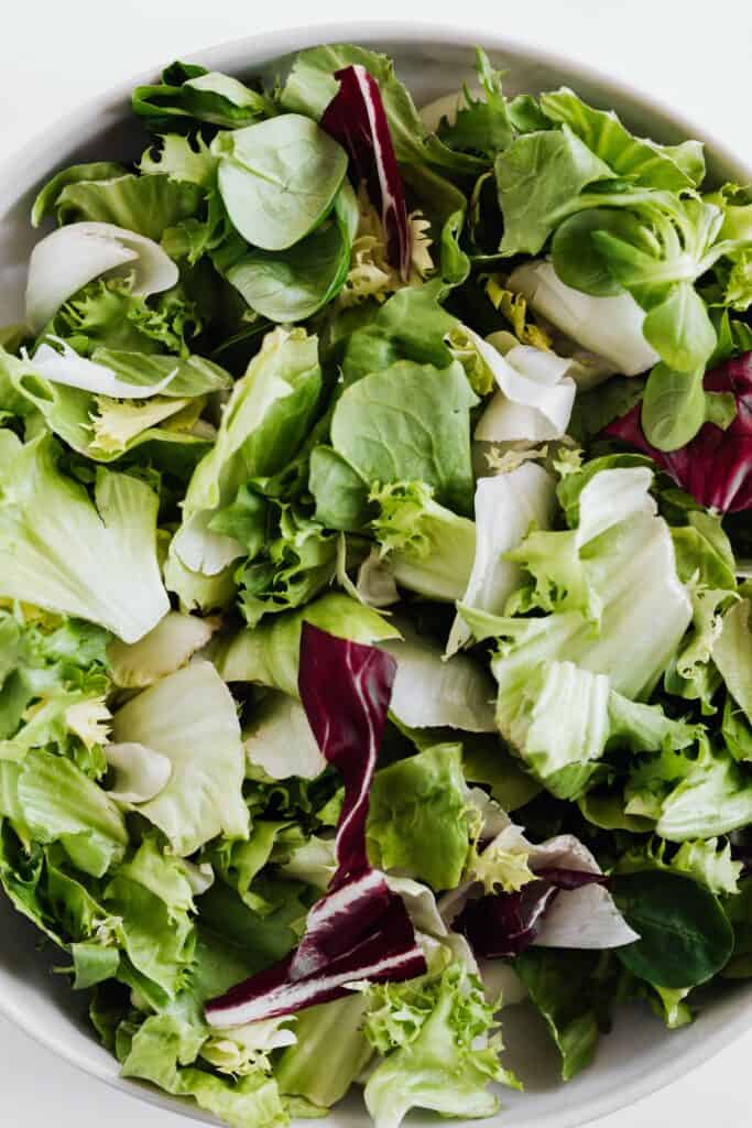 Pack your fridge with healthy goodness for days to come with this guide on the best way to Store Salad Greens!