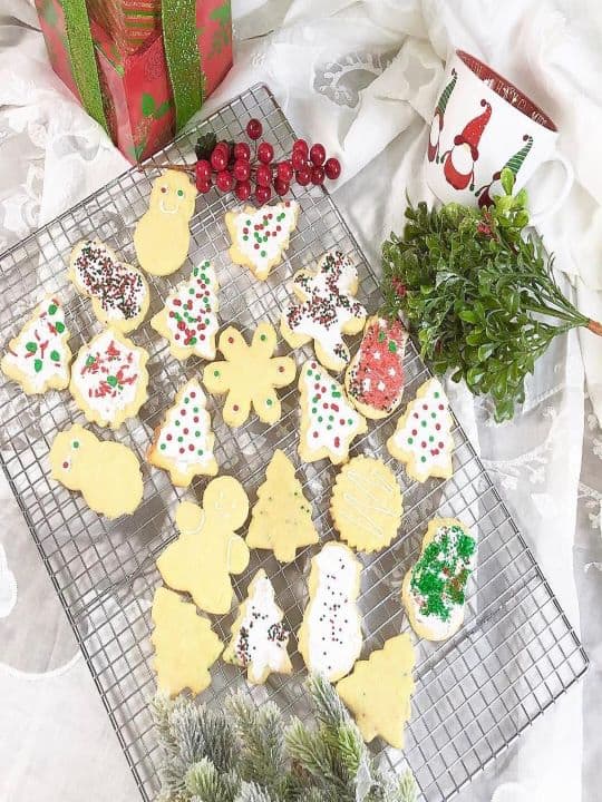 You need no more than 5 easy ingredients and some decorative garnishing to produce these fabulous Christmas butter cookies that will be on hand for guests or family members.