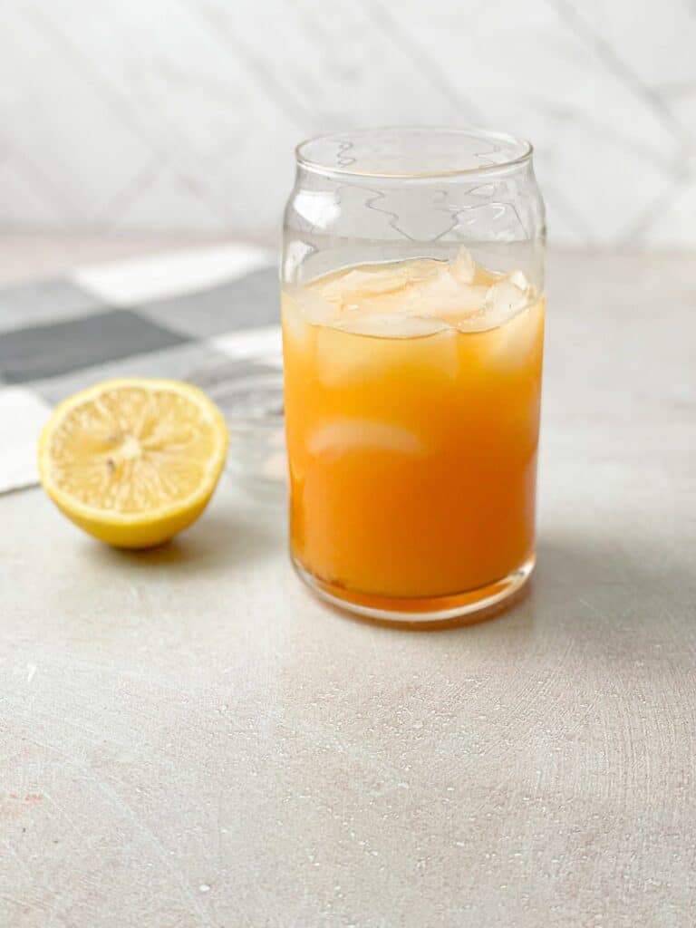 A cold electrolyte made at home is perfect for a long busy day to refresh yourself.