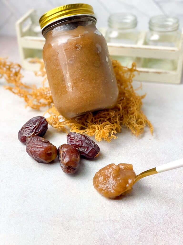 Sea moss gel with dates, which is rich in essential nutrients and minerals, with a slightly sweet taste from the dates