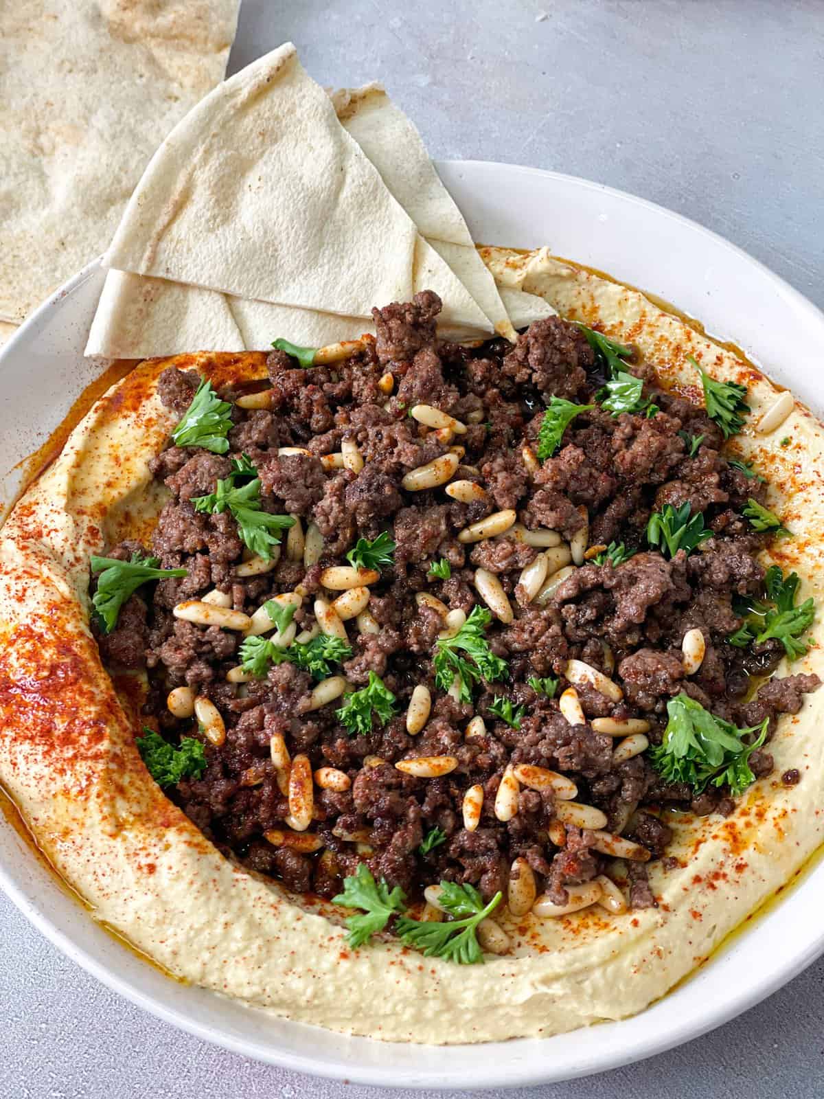 Ground Beef with Hummus and Pita Chips