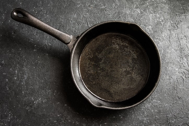 a clean, rust-free, and well-seasoned cast iron skillet 