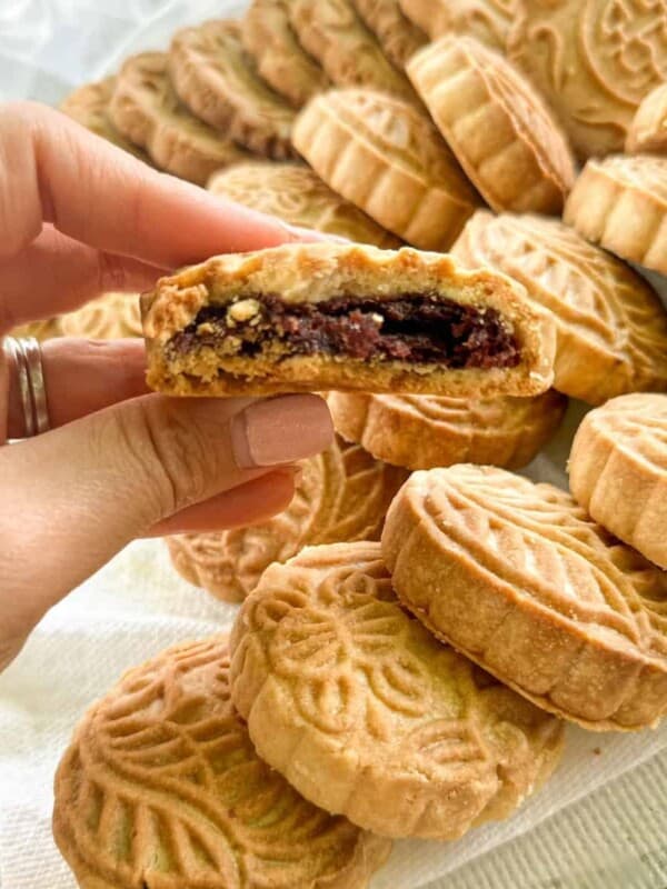These date-filled cookies are a crowd-pleaser! They are made with date paste, wheat, ghee, and milk, which makes them fascinating.