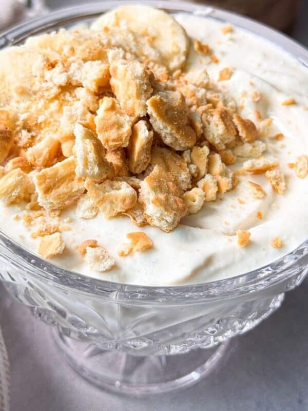 Creamy vanilla pudding topped with crushed cookies and caramel chunks. Perfect dessert for any occasion.