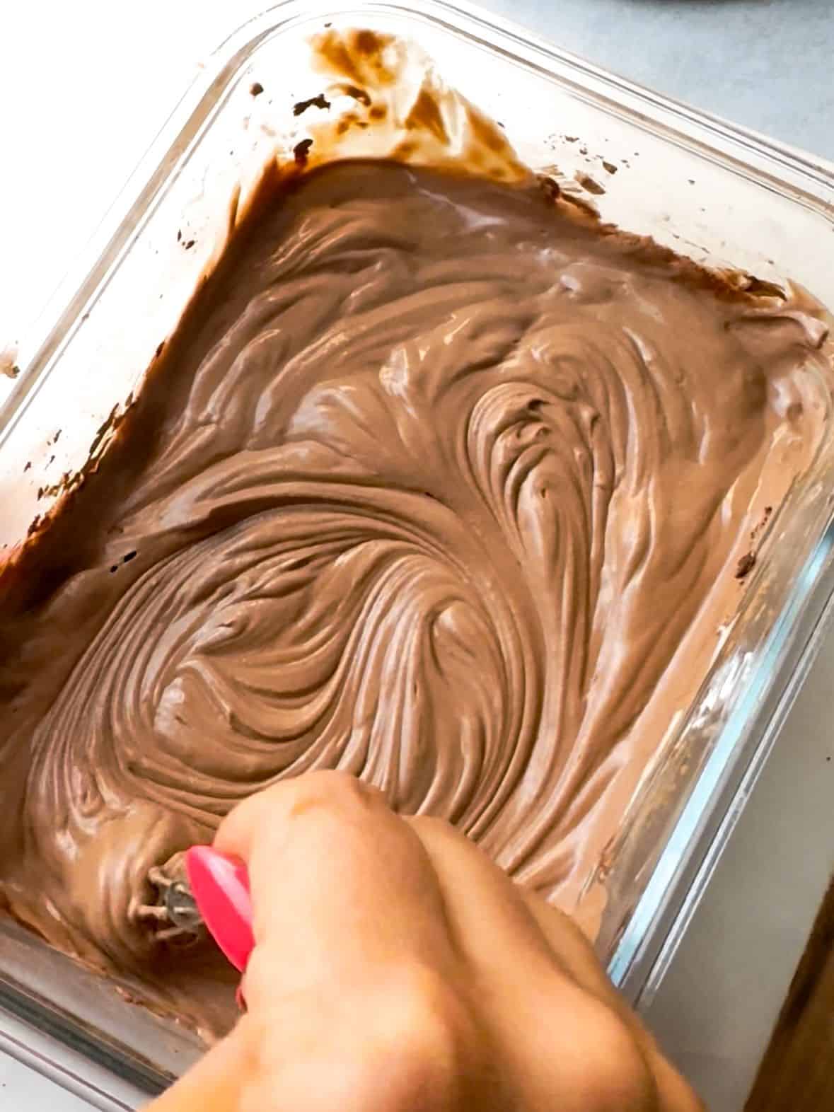 How To Make Mocha Chia Pudding Cake In a Pyrex dish, add Greek yogurt, cacao powder, honey, vanilla extract, and sea salt. Mix until smooth and chocolatey, like a pudding.