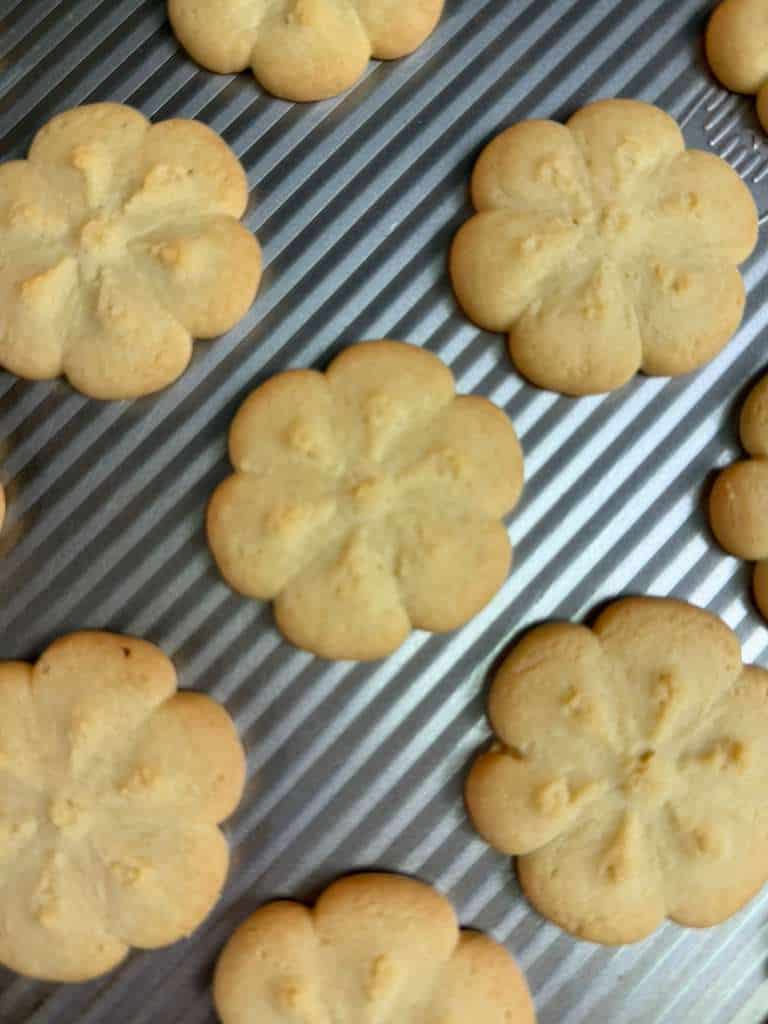 Buttery Vanilla Petit Four Cookies